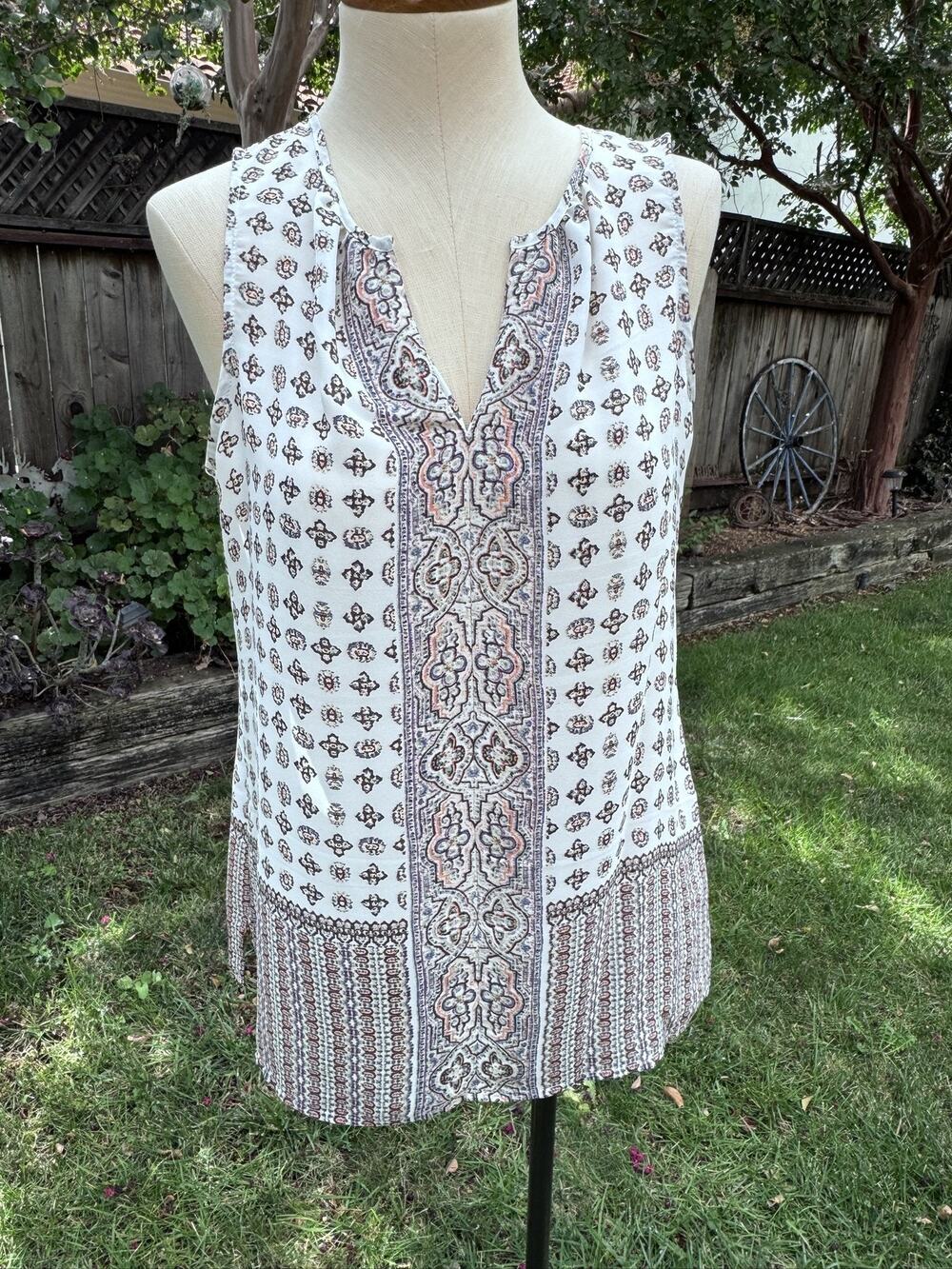 Rose & Olive Women's Sleeveless Blouse Small Geometric Paisley Split Neck Boho